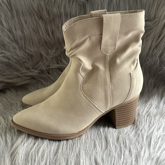Time and Tru Shoes - Time And Tru Western Slouch Cowgirl Boots Womens Size 6 Tan Beige Booties Shoes